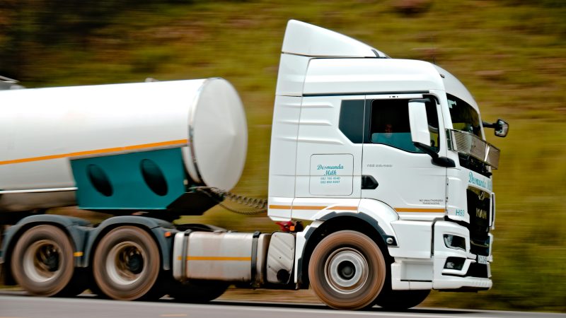 A 64-Year-Old FedEx Driver With a 2-Year-Old Has Almost Nothing Saved — Now Social Security’s 2026 Changes Are Closing Her Window